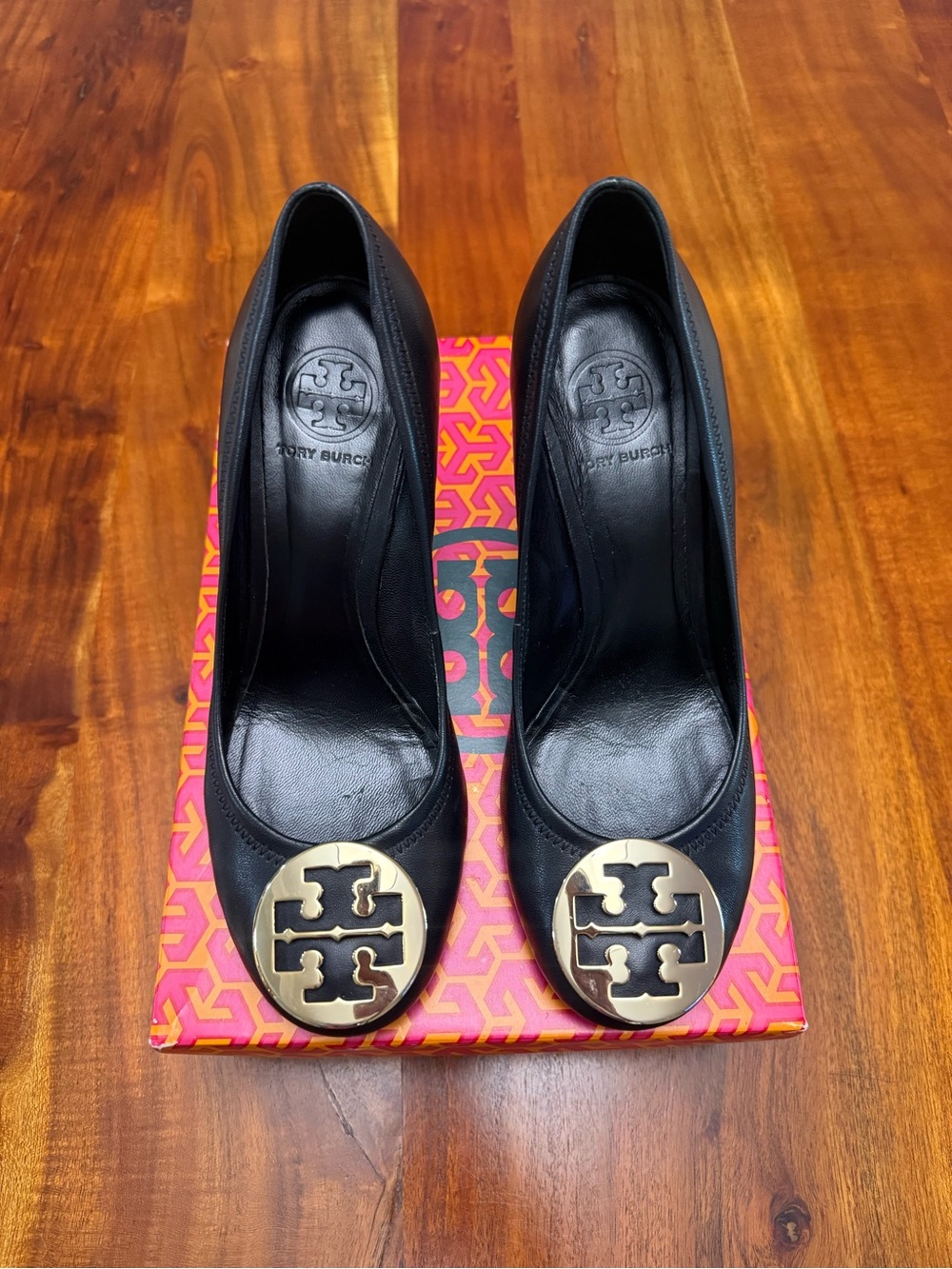 Tory Burch Black Leather Pumps with Gold Logo Medallion